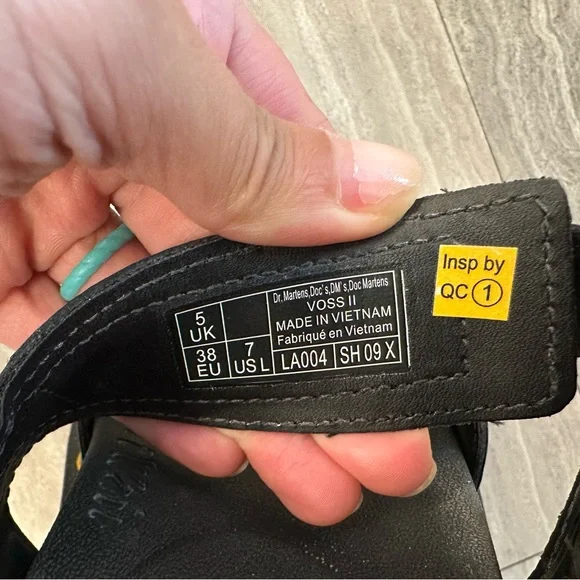 Dr. Martens Voss II Sandals Women’s 7 Black - Picture 9 of 9